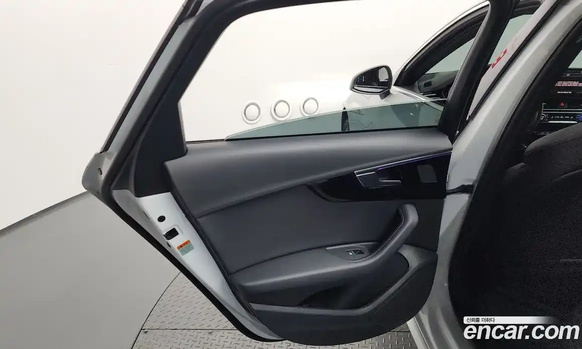 Audi A4 2021 2.0 автомат (гидро), фото 15