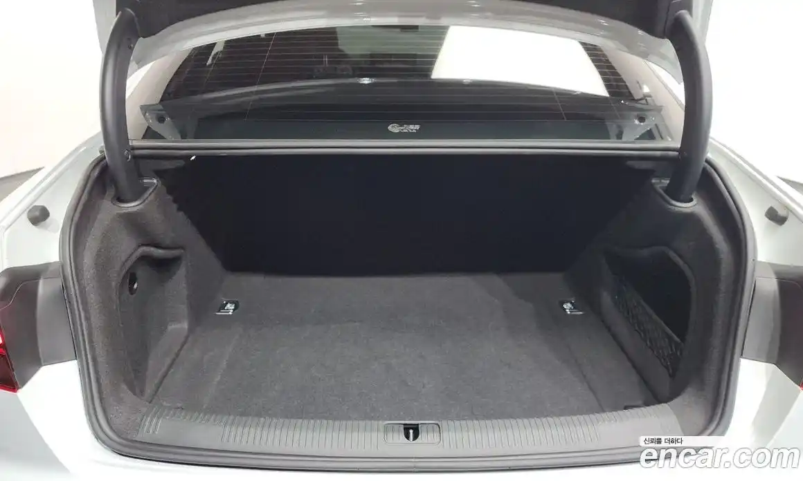 Audi A4 2021 2.0 автомат (гидро), фото 24