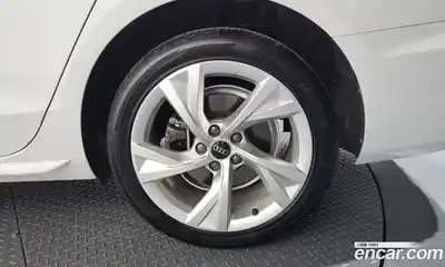 Audi A4 2021 2.0 автомат (гидро), миниатюра 7