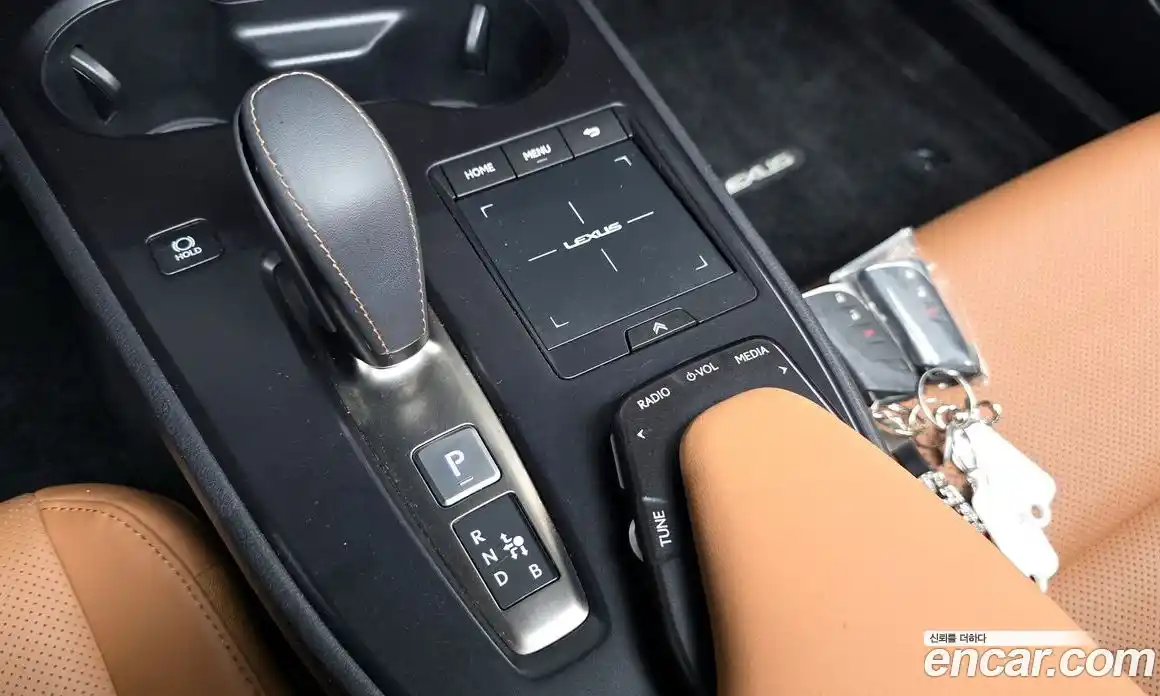 Lexus UX 2022 0.2 автомат (гидро), фото 9