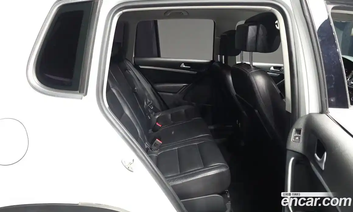 Volkswagen Tiguan 2015 2.0 автомат (гидро), фото 12
