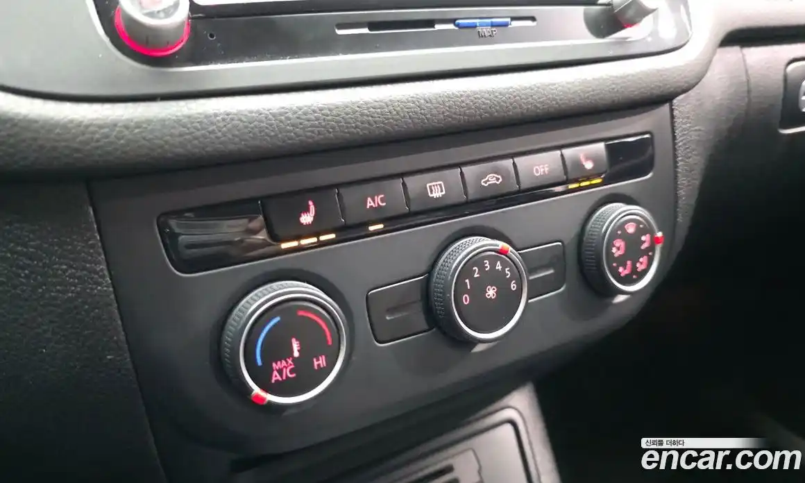 Volkswagen Tiguan 2015 2.0 автомат (гидро), фото 17