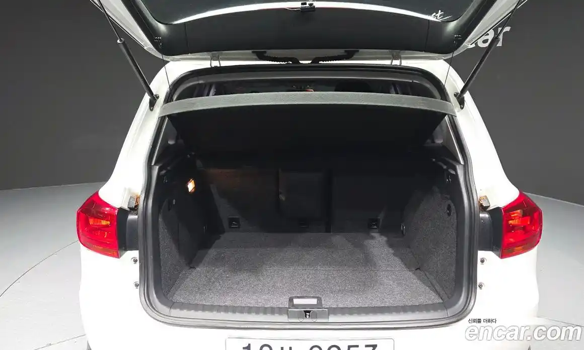 Volkswagen Tiguan 2015 2.0 автомат (гидро), фото 20