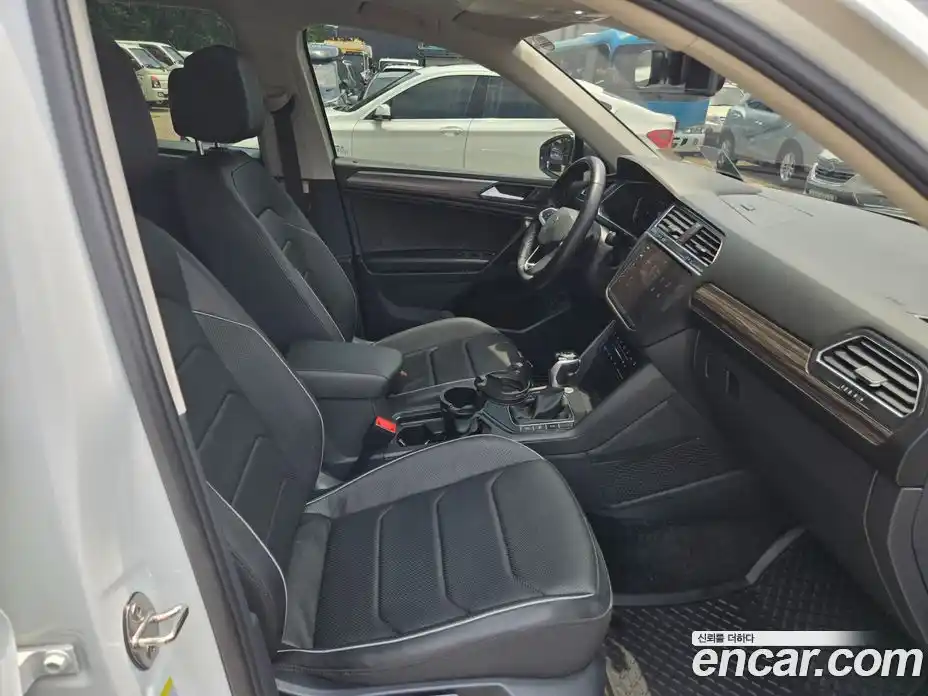 Volkswagen Tiguan 2023 2.0 автомат (гидро), фото 12