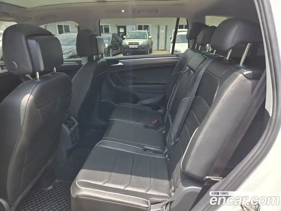 Volkswagen Tiguan 2023 2.0 автомат (гидро), фото 13