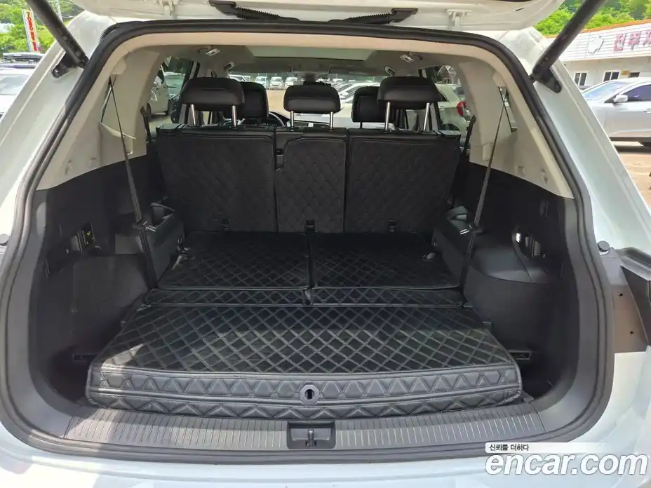 Volkswagen Tiguan 2023 2.0 автомат (гидро), фото 16