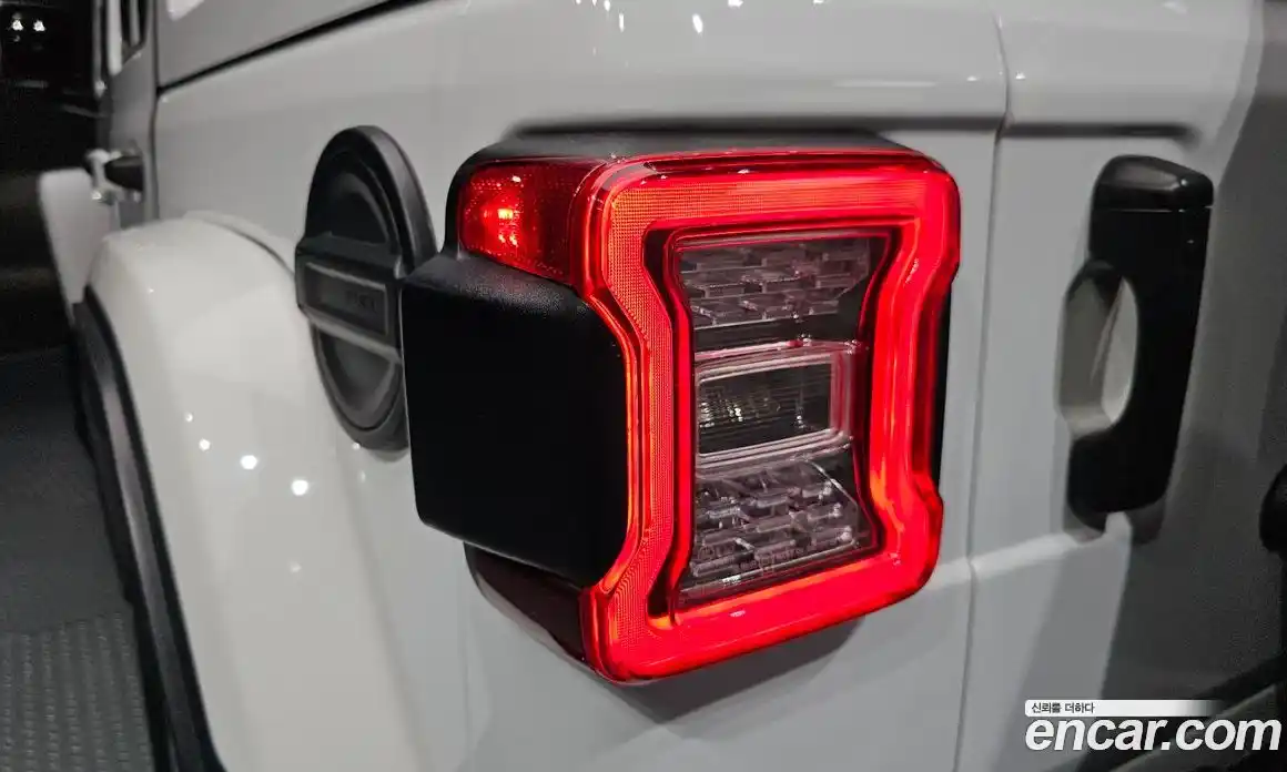 Jeep Wrangler 2020 2.0 автомат (гидро), фото 9