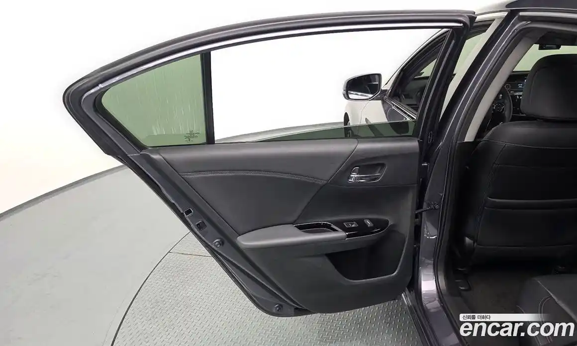 Honda Accord 2017 2.4 автомат (гидро), фото 14
