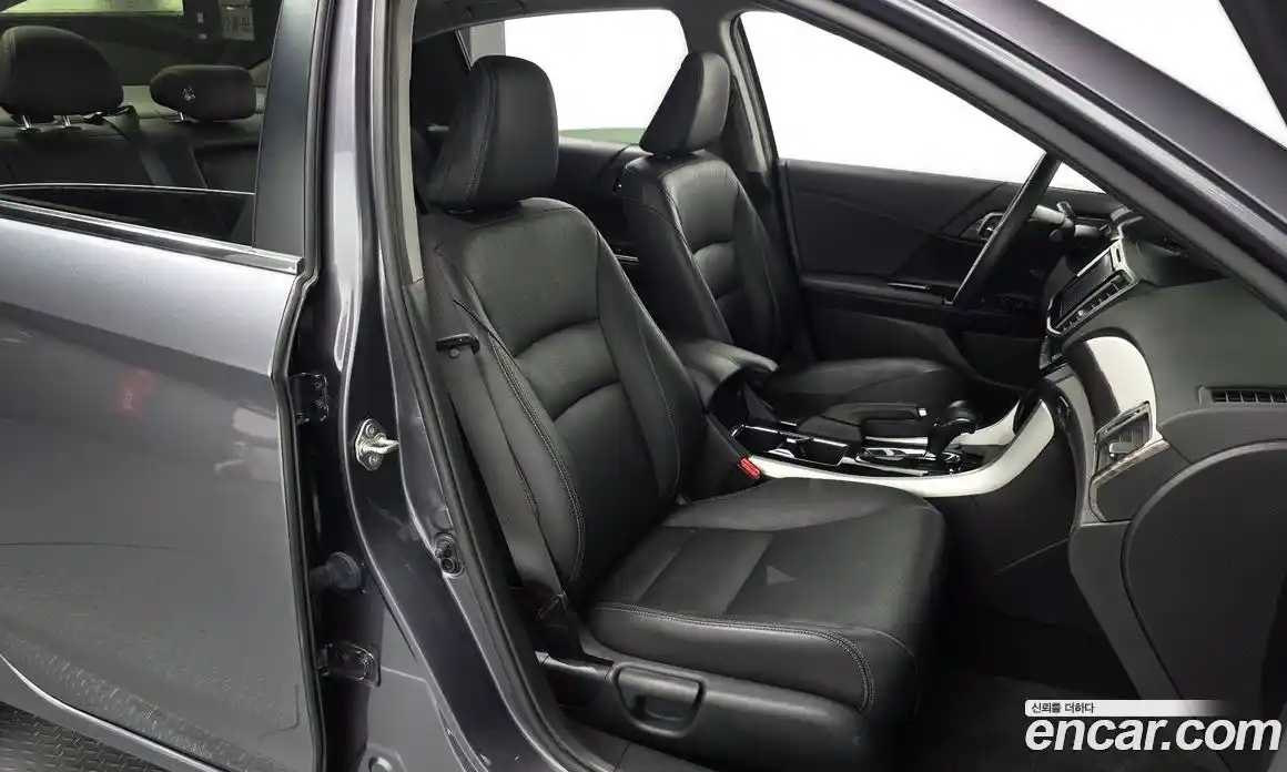 Honda Accord 2017 2.4 автомат (гидро), фото 15