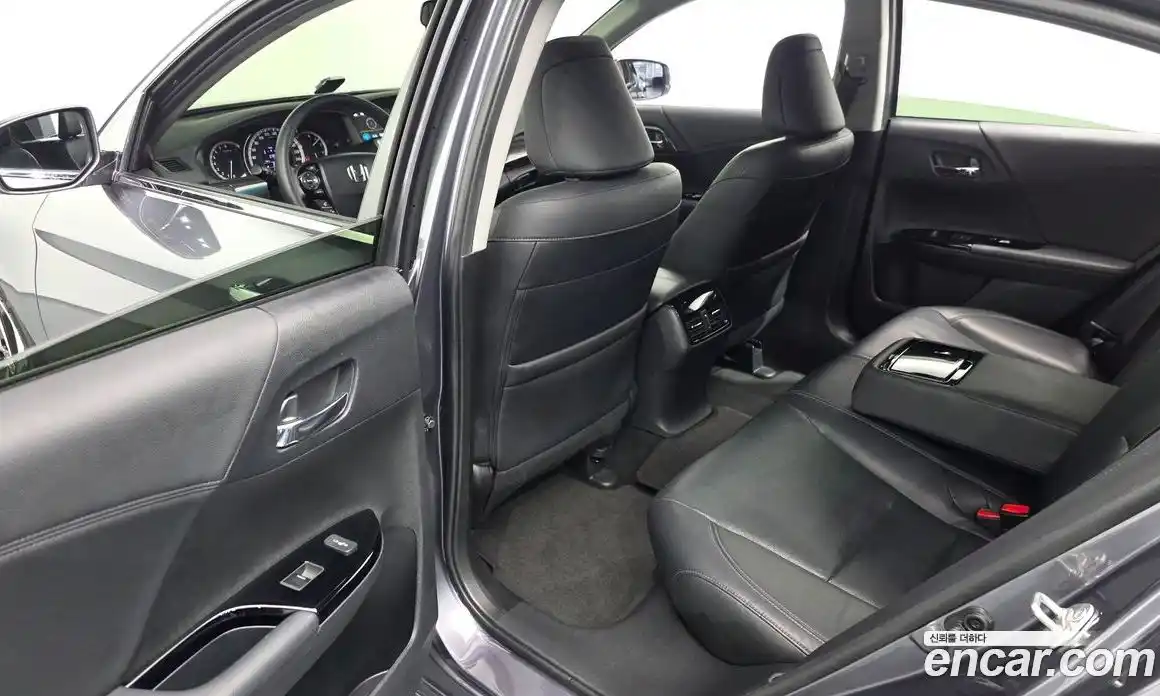Honda Accord 2017 2.4 автомат (гидро), фото 17