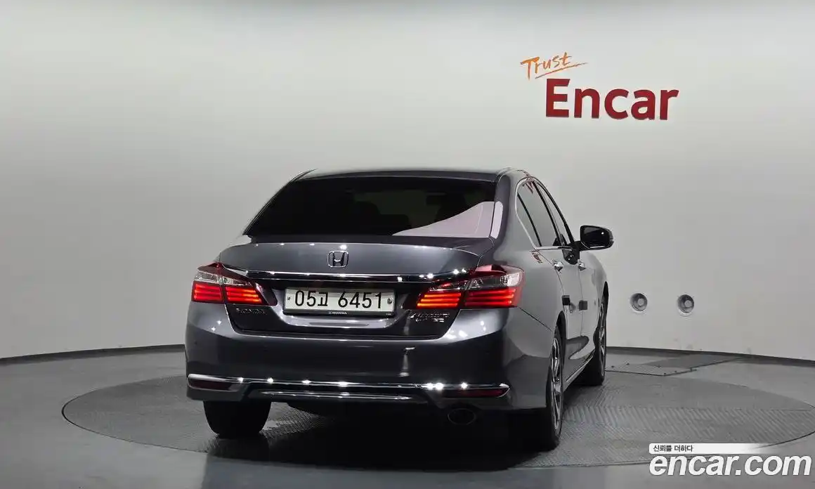 Honda Accord 2017 2.4 автомат (гидро), фото 3