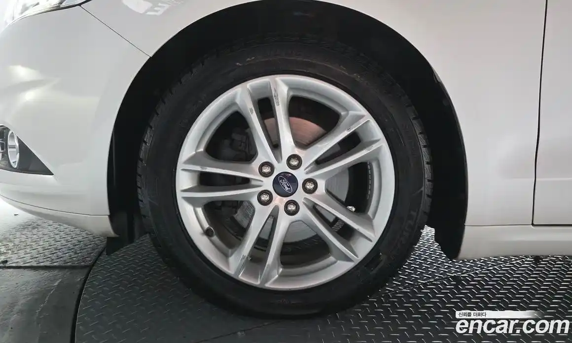 Ford Mondeo 2015 2.0 автомат (гидро), фото 5