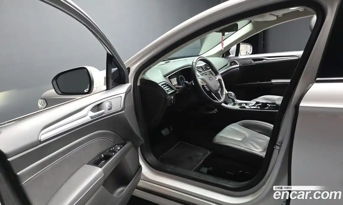 Ford Mondeo 2015 2.0 автомат (гидро), фото 10