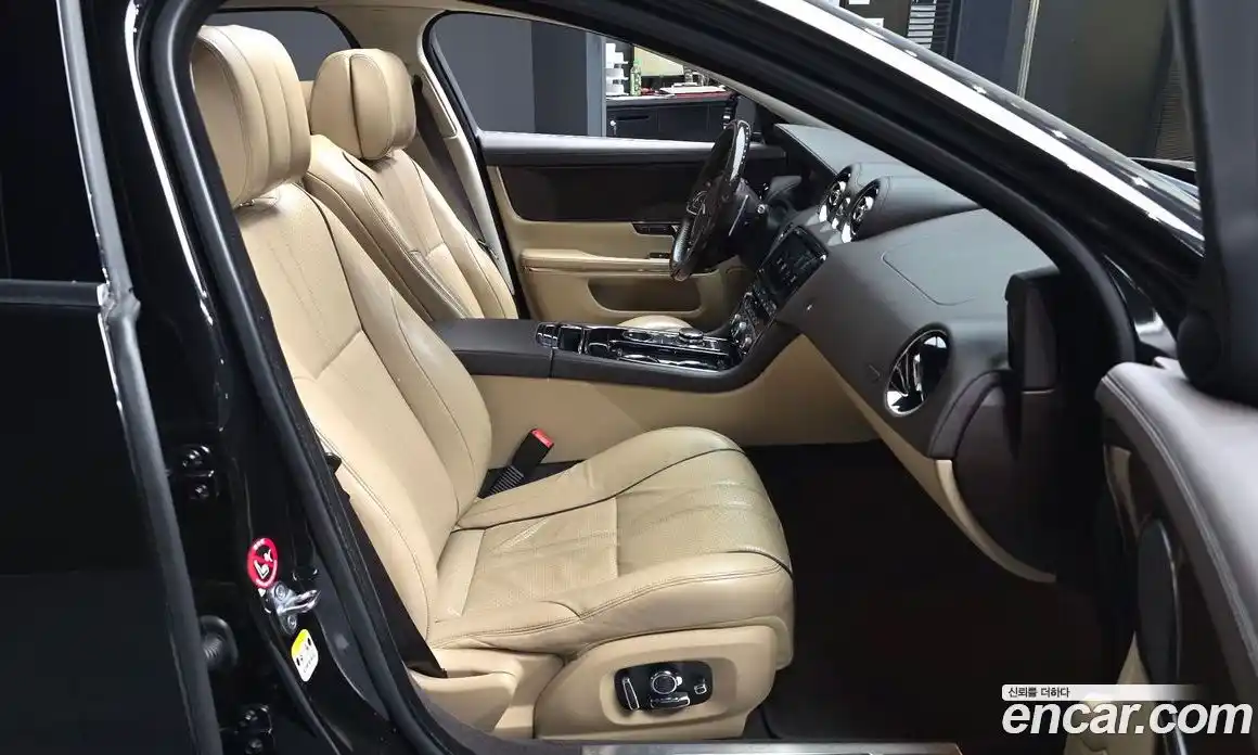 Jaguar XJ 2016 3.0 автомат (гидро), фото 11 Jaguar XJ 2016 3.0 автомат (гидро), фото 11