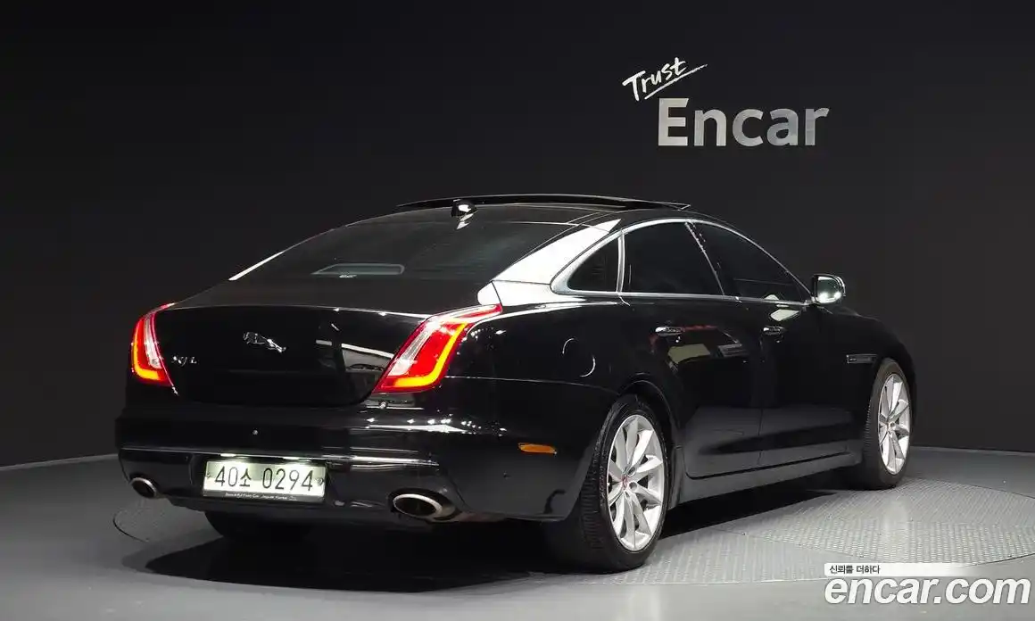 Jaguar XJ 2016 3.0 автомат (гидро), фото 2 Jaguar XJ 2016 3.0 автомат (гидро), фото 2
