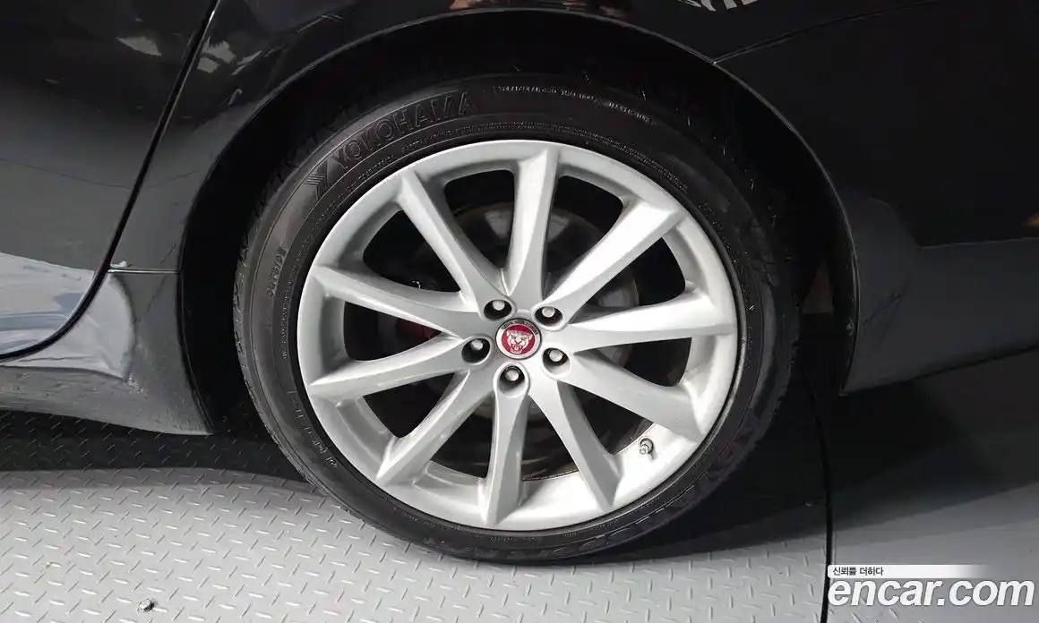 Jaguar XJ 2016 3.0 автомат (гидро), фото 5 Jaguar XJ 2016 3.0 автомат (гидро), фото 5