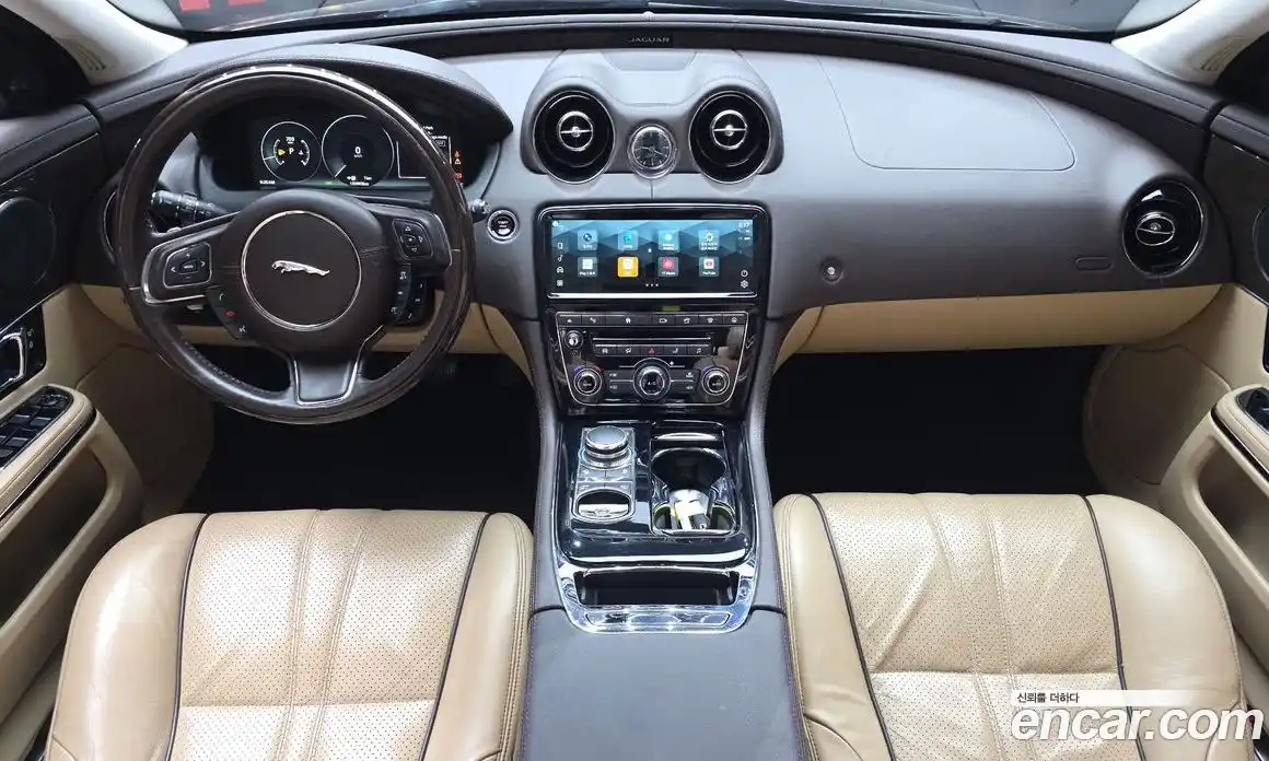 Jaguar XJ 2016 3.0 автомат (гидро), фото 7 Jaguar XJ 2016 3.0 автомат (гидро), фото 7