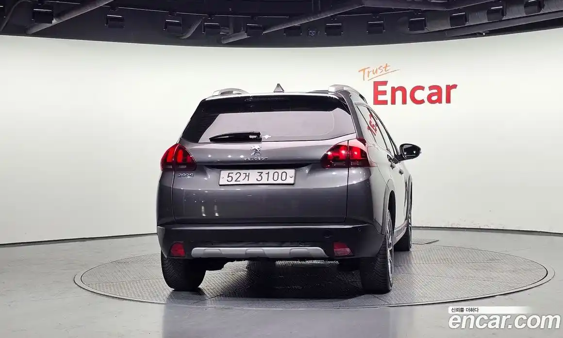 Peugeot 2008 2018 1.6 автомат (гидро), фото 4