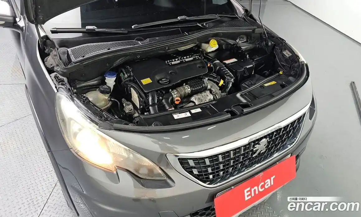 Peugeot 2008 2018 1.6 автомат (гидро), фото 6