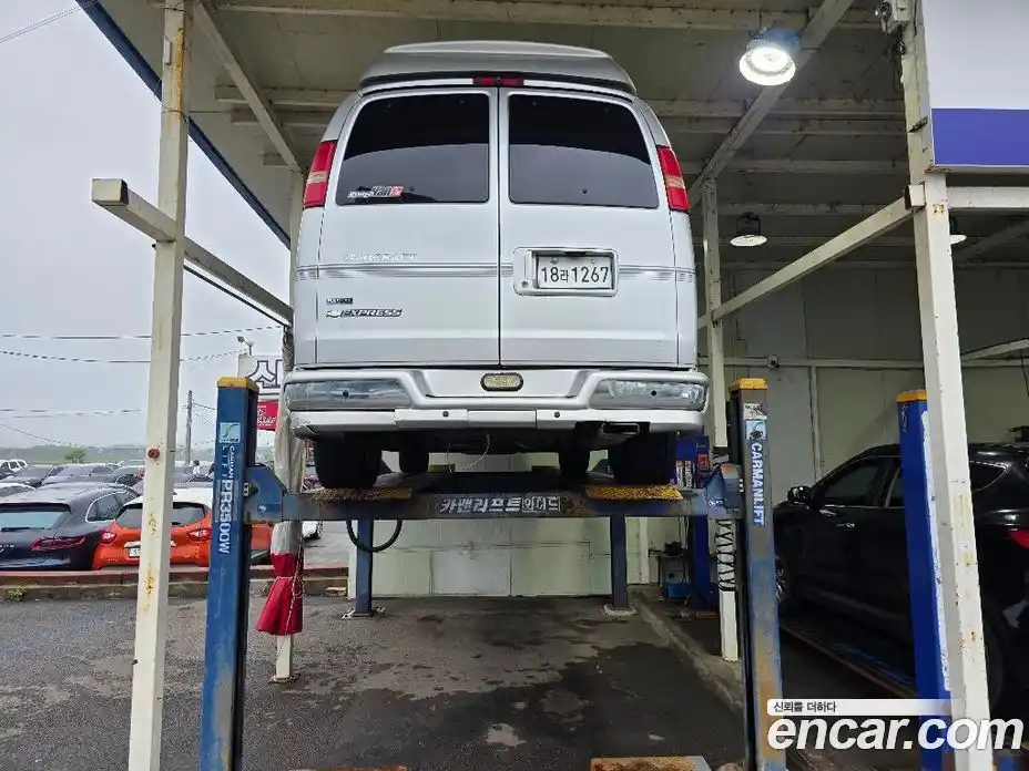 Chevrolet Express Van 2010 5.3 автомат (гидро), фото 3