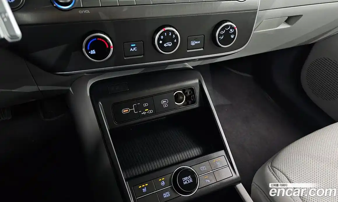 Hyundai Kona 2023 1.6 автомат (гидро), фото 17