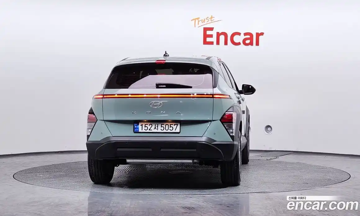 Hyundai Kona 2023 1.6 автомат (гидро), фото 4