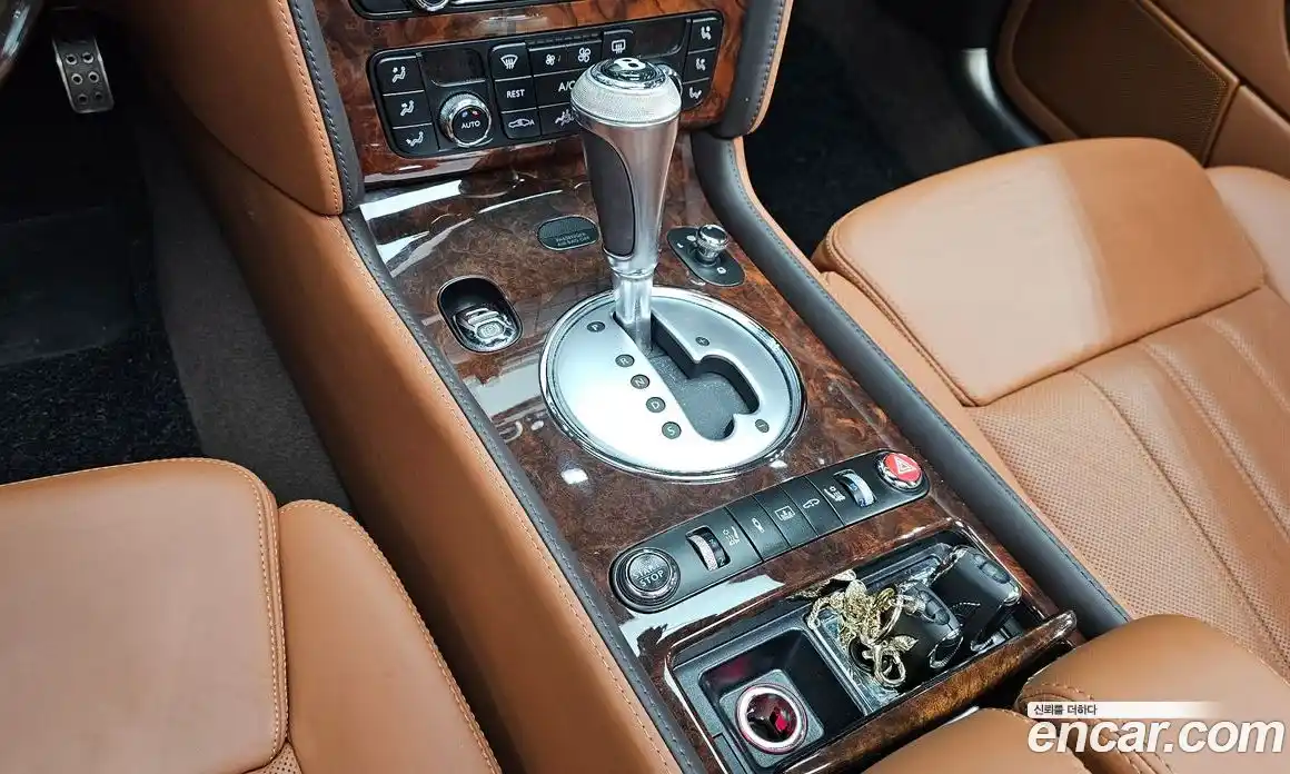 Bentley Flying Spur 2011 6.0 автомат (гидро), фото 9 Bentley Flying Spur 2011 6.0 автомат (гидро), фото 9