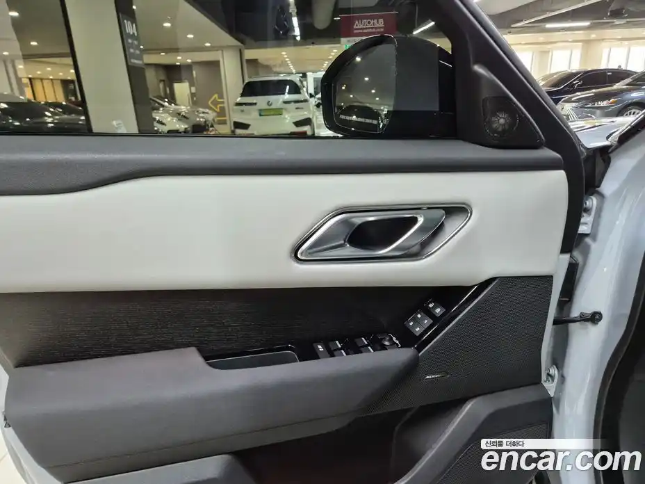 Land Rover Range Rover Velar 2025 2.0 автомат (гидро), фото 17