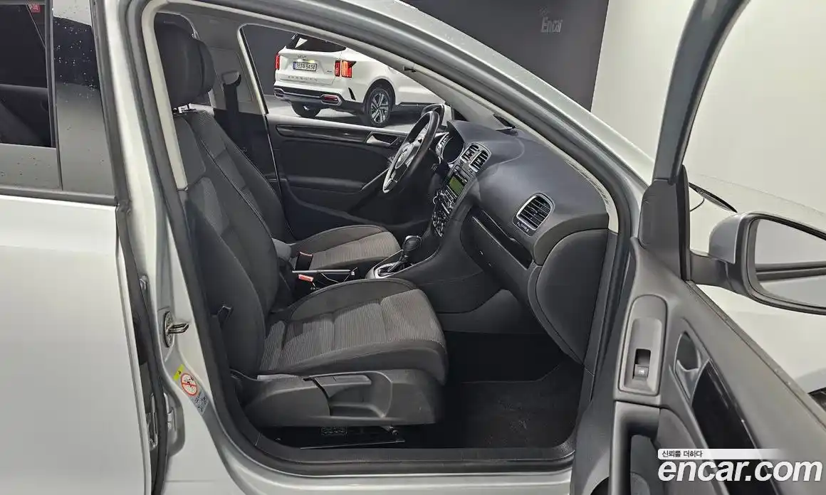 Volkswagen Golf 2012 1.6 автомат (гидро), фото 12