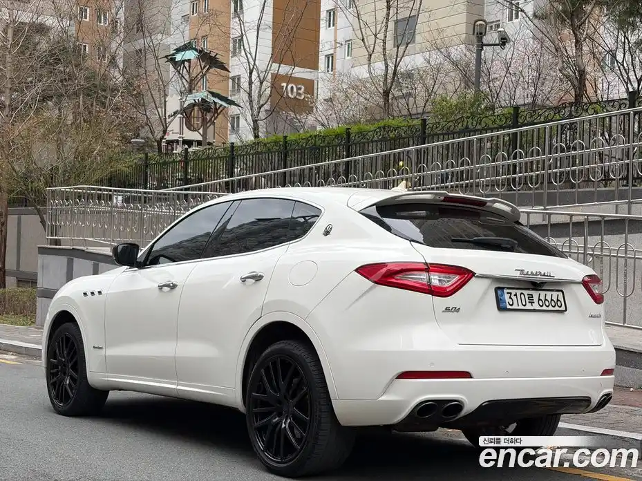 Maserati Levante 2018 3.0 автомат (гидро), фото 2 Maserati Levante 2018 3.0 автомат (гидро), фото 2