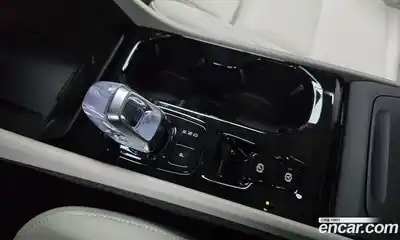 Volvo XC40 2025 2.0 автомат (гидро), миниатюра 12