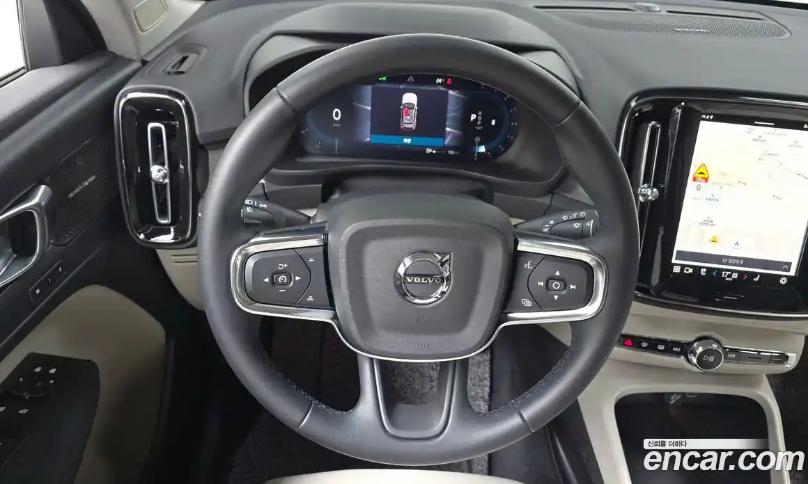 Volvo XC40 2025 2.0 автомат (гидро), фото 18
