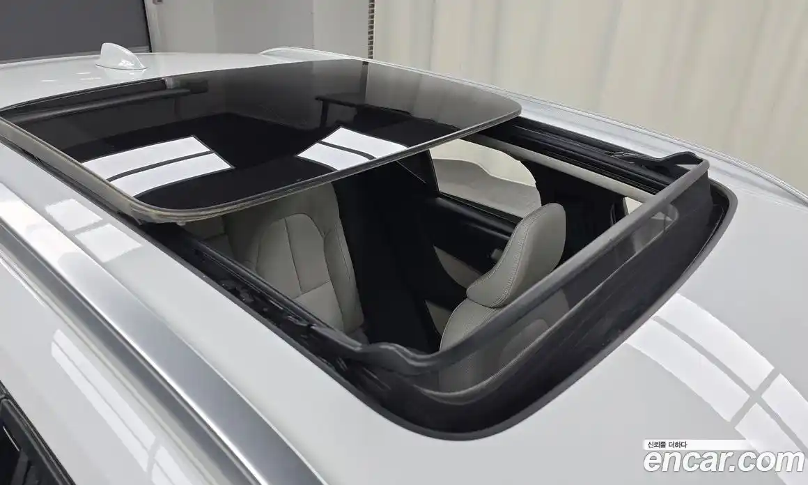 Volvo XC40 2025 2.0 автомат (гидро), фото 24