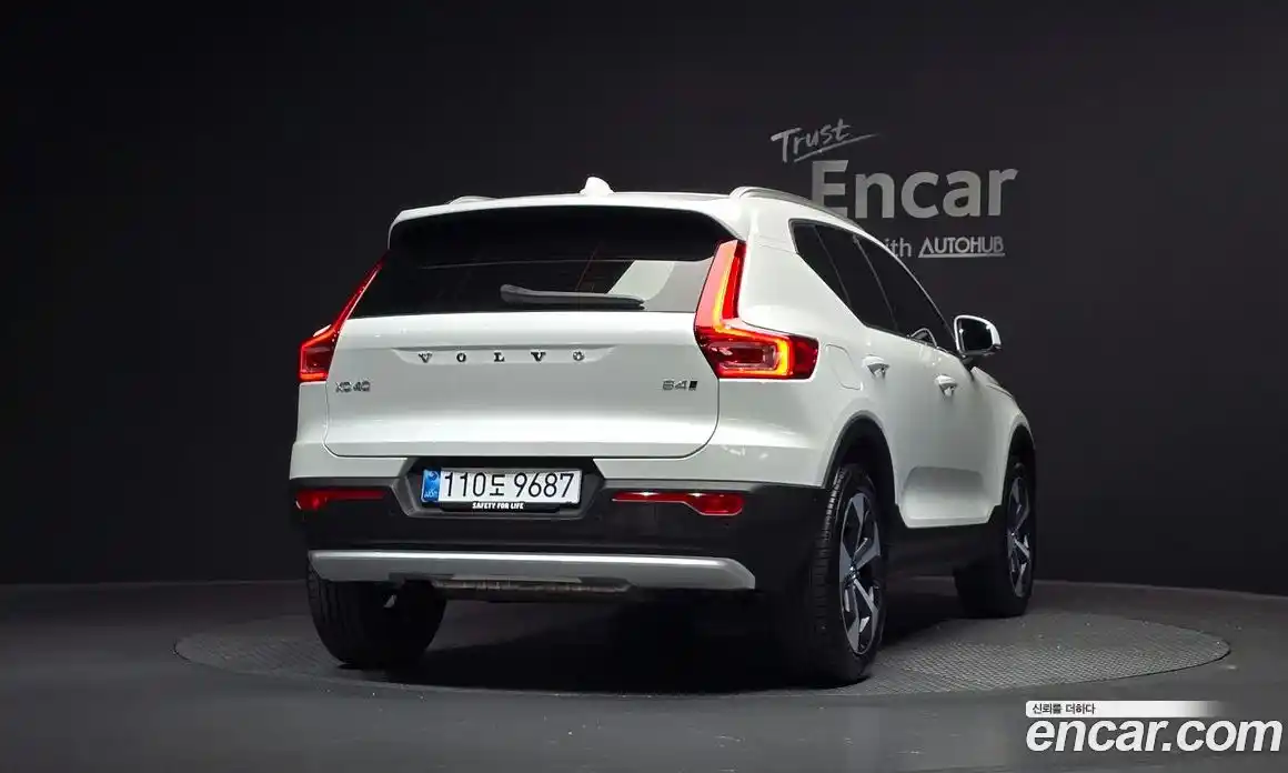 Volvo XC40 2025 2.0 автомат (гидро), фото 4