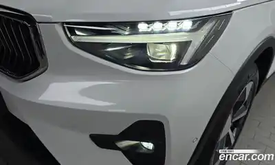 Volvo XC40 2025 2.0 автомат (гидро), миниатюра 8