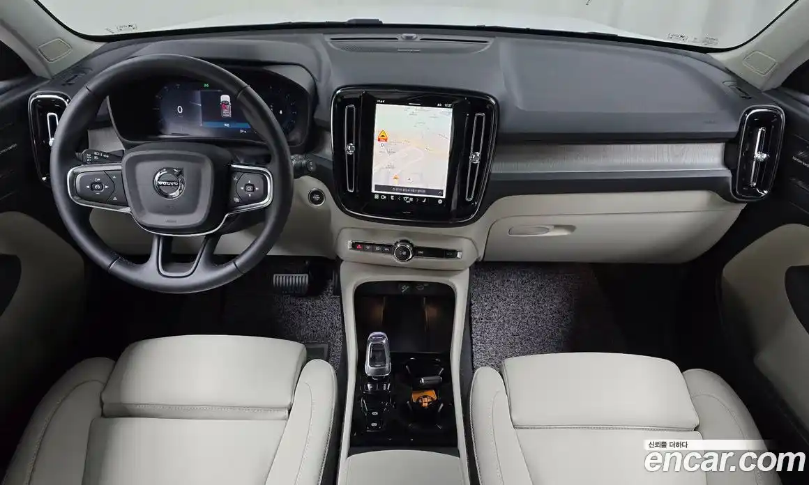 Volvo XC40 2025 2.0 автомат (гидро), фото 10