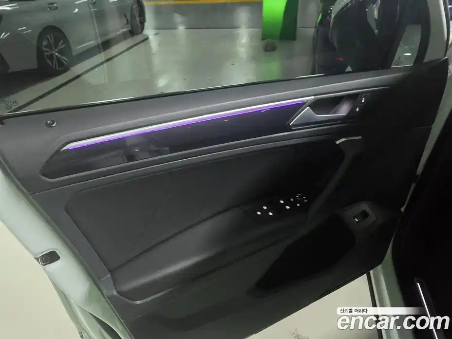 Volkswagen Tiguan 2022 2.0 автомат (гидро), фото 15
