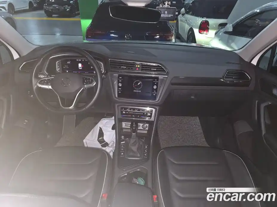 Volkswagen Tiguan 2022 2.0 автомат (гидро), фото 16