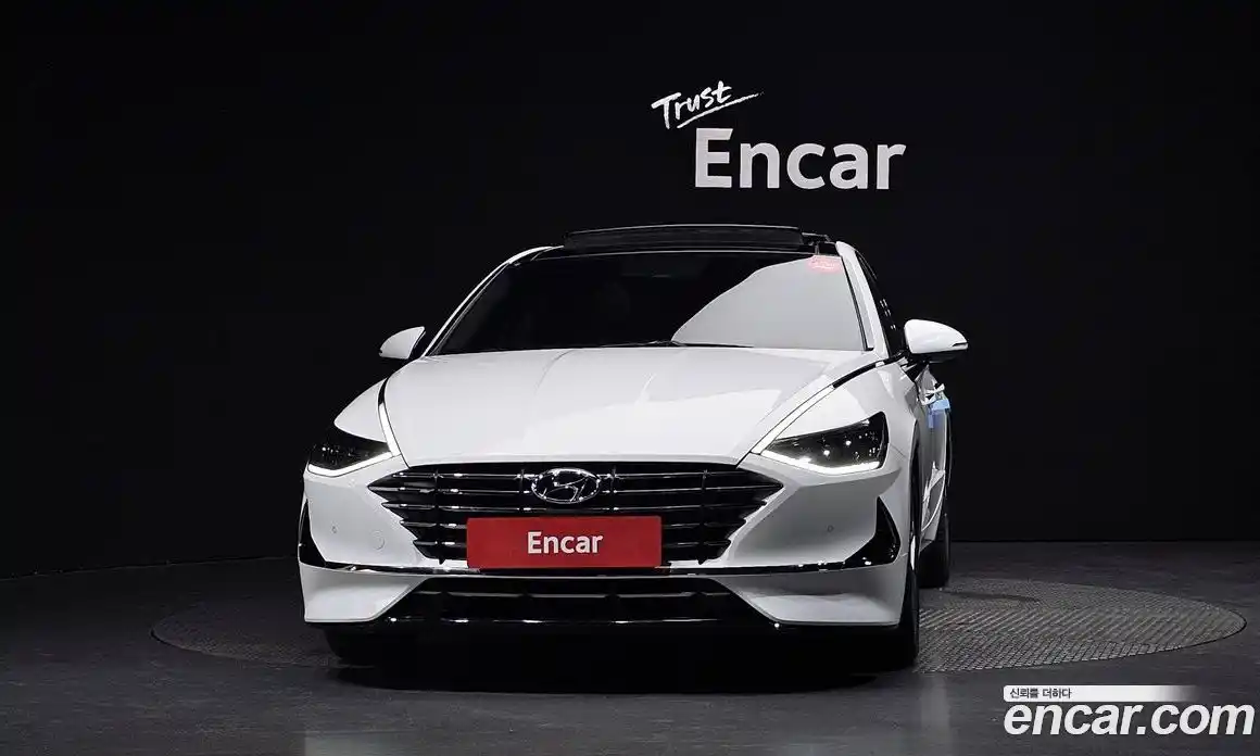 Hyundai Sonata 2019 2.0 автомат (гидро), фото 3