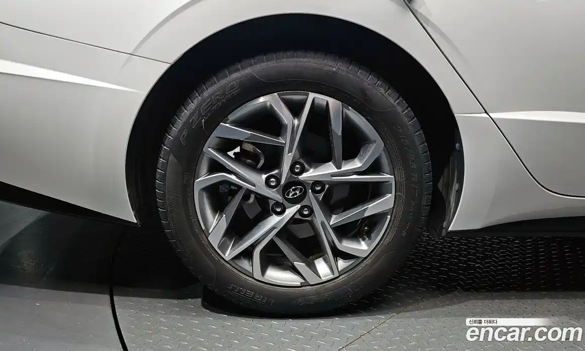 Hyundai Sonata 2019 2.0 автомат (гидро), фото 5
