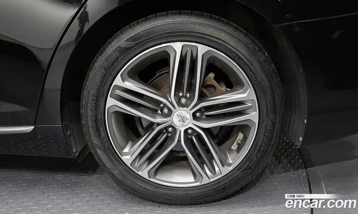 Hyundai Grandeur 2019 2.4 автомат (гидро), фото 6