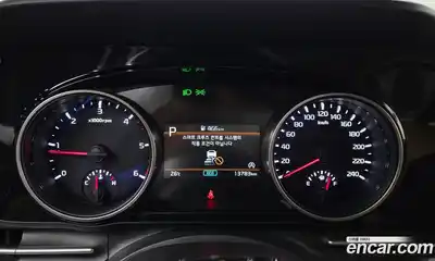 Kia Carnival 2023 2.2 автомат (гидро), миниатюра 8