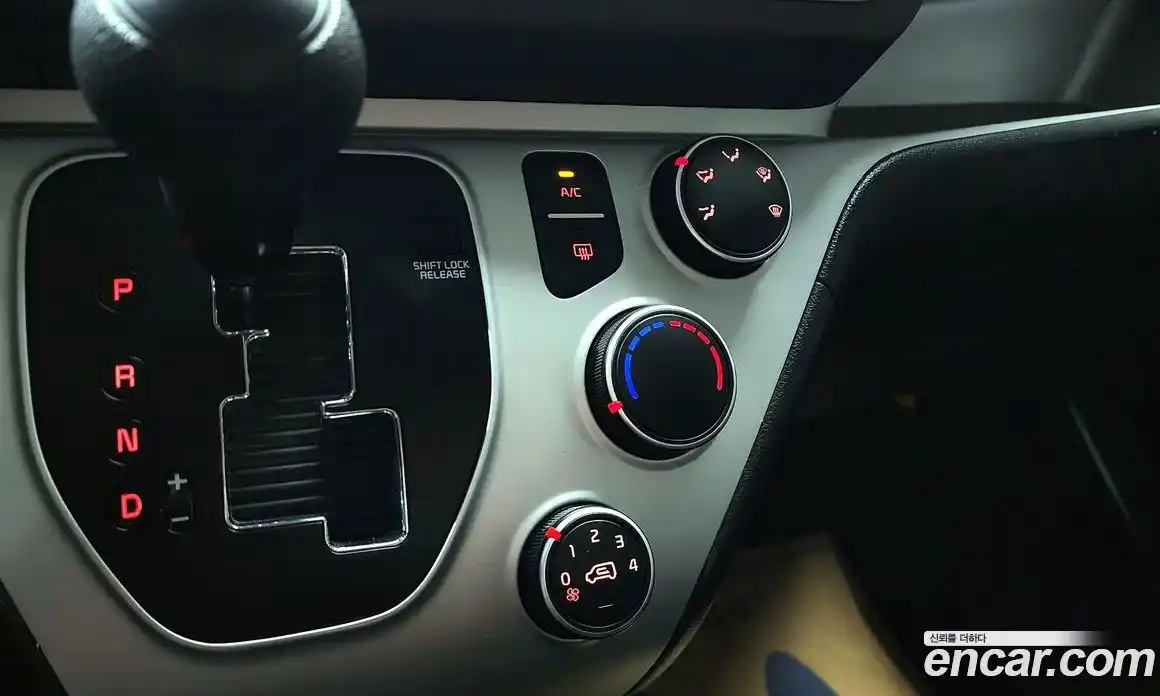 Kia Ray 2022 1.0 автомат (гидро), фото 17