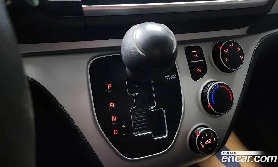 Kia Ray 2022 1.0 автомат (гидро), фото 9