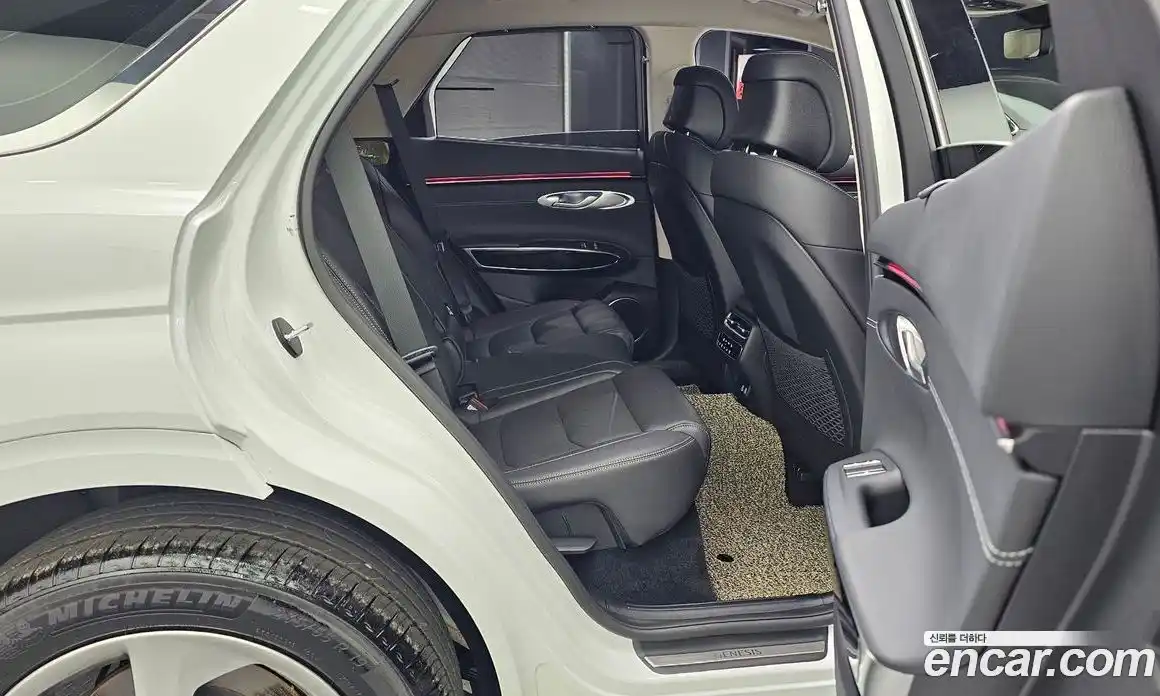 Genesis GV70 2024 2.5 автомат (гидро), фото 17