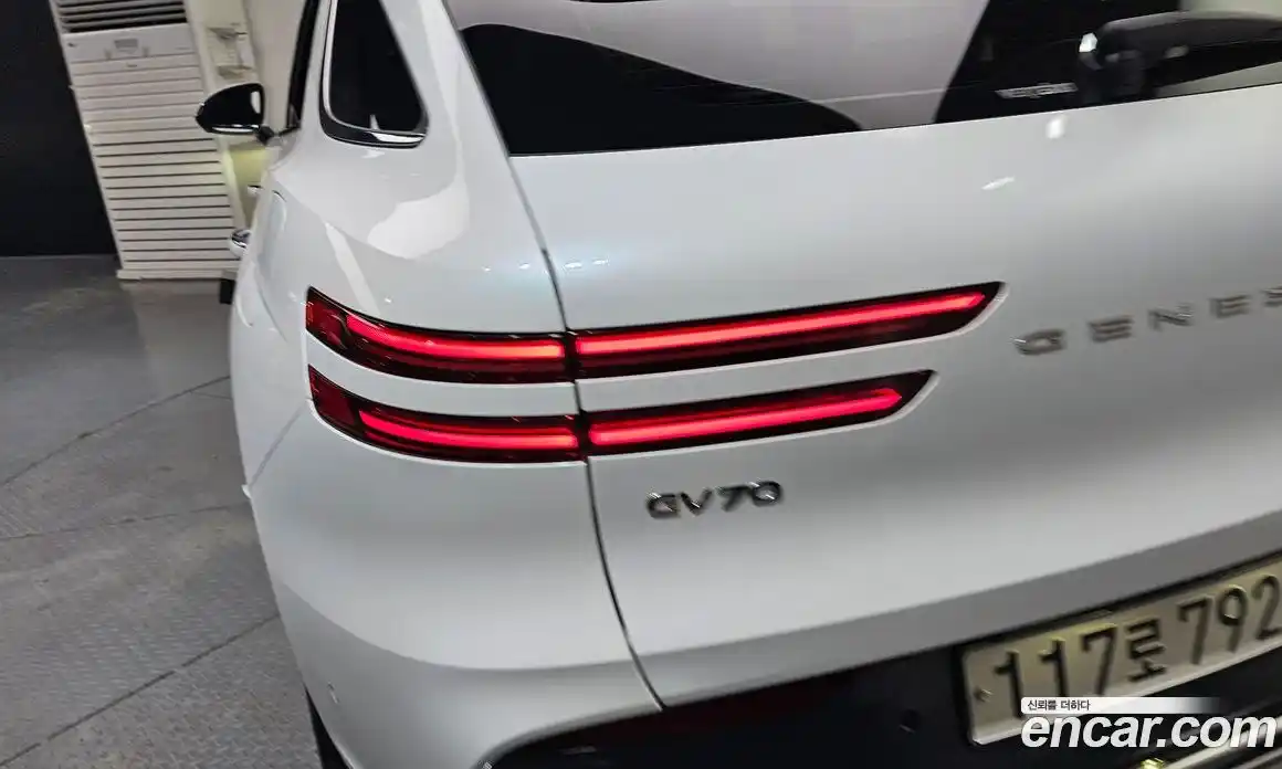 Genesis GV70 2024 2.5 автомат (гидро), фото 8