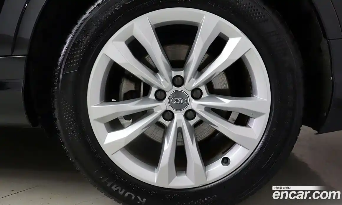 Audi Q7 2019 2.0 автомат (гидро), фото 6
