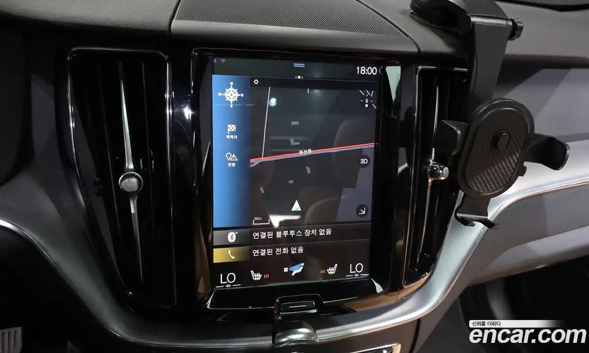 Volvo XC60 2018 2.0 автомат (гидро), фото 20