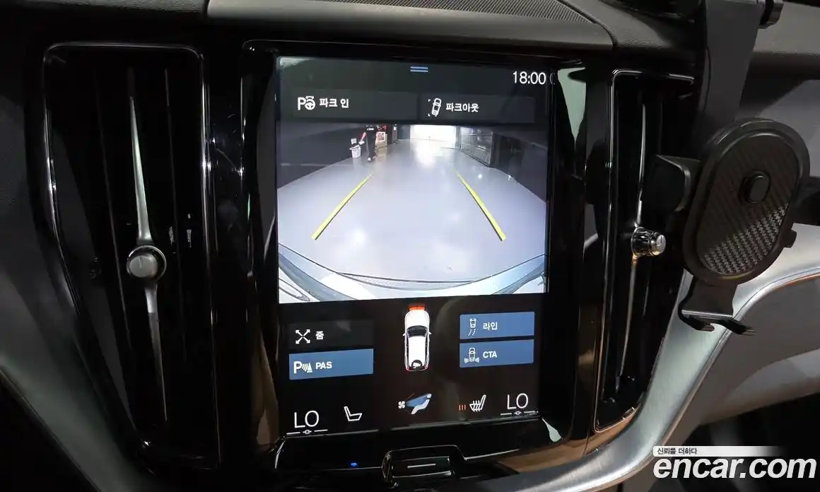 Volvo XC60 2018 2.0 автомат (гидро), фото 21