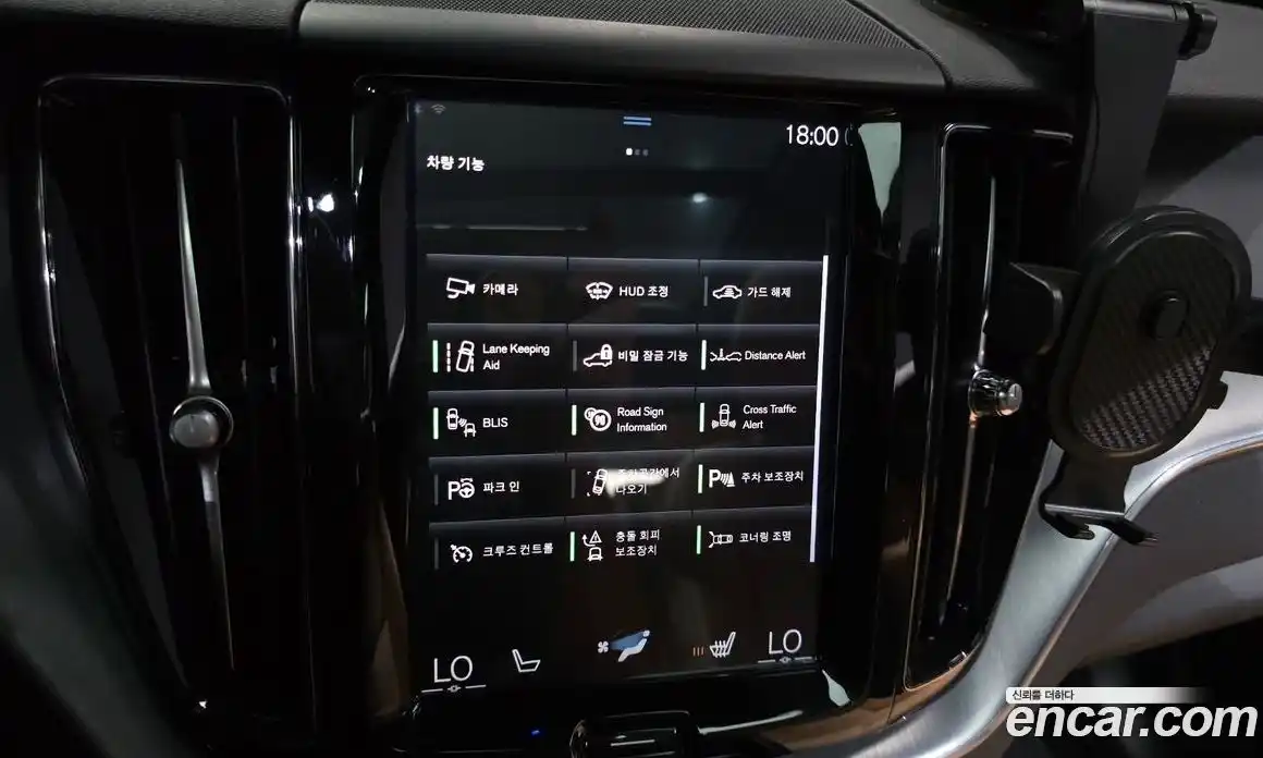 Volvo XC60 2018 2.0 автомат (гидро), фото 22